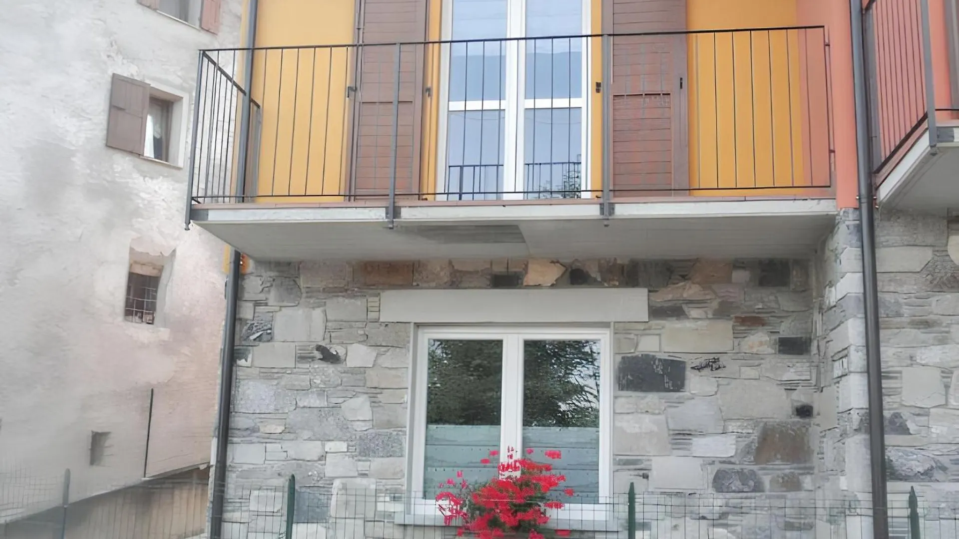 Cosy Apartment With Panoramic View In Livo 70 M² Terrace 0*, Livo (Lombardy)